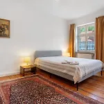 Apartment Bett Und Buch Lychen