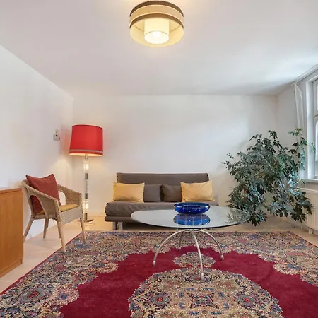 Appartement Bett Und Buch