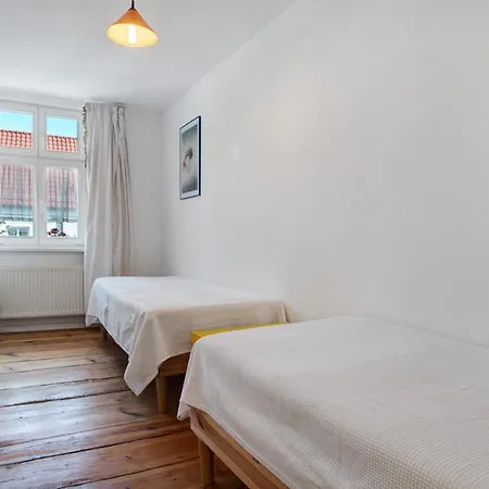 Apartment Bett Und Buch